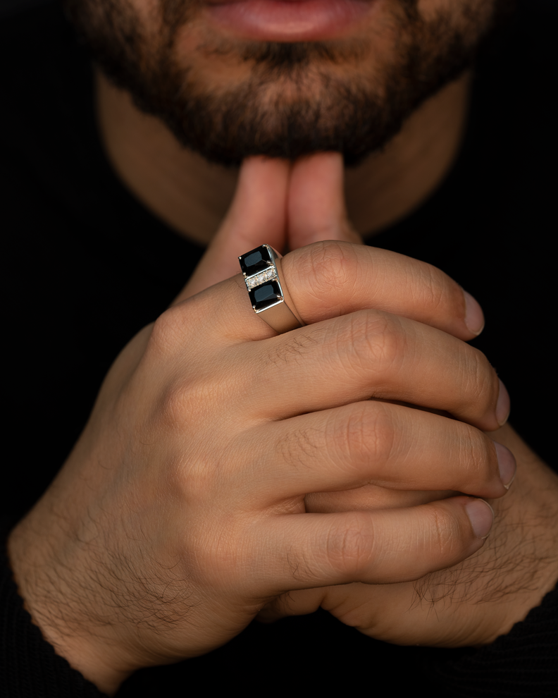 Double Ring – Onyx + 3 Diamonds – view 3