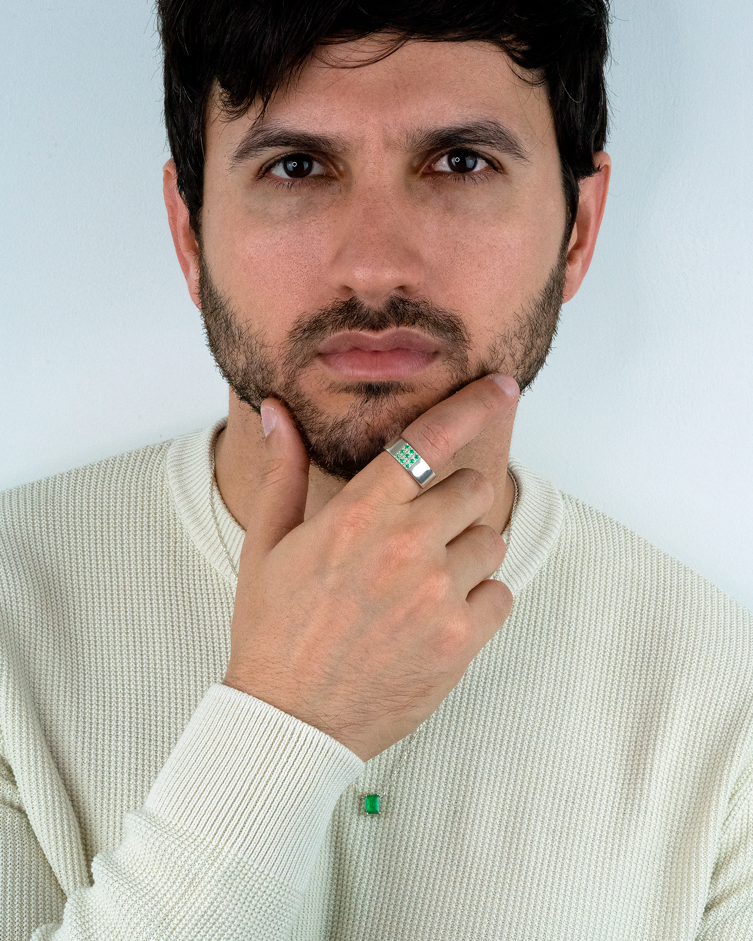 Neuf Ring – Emerald – worn by a model