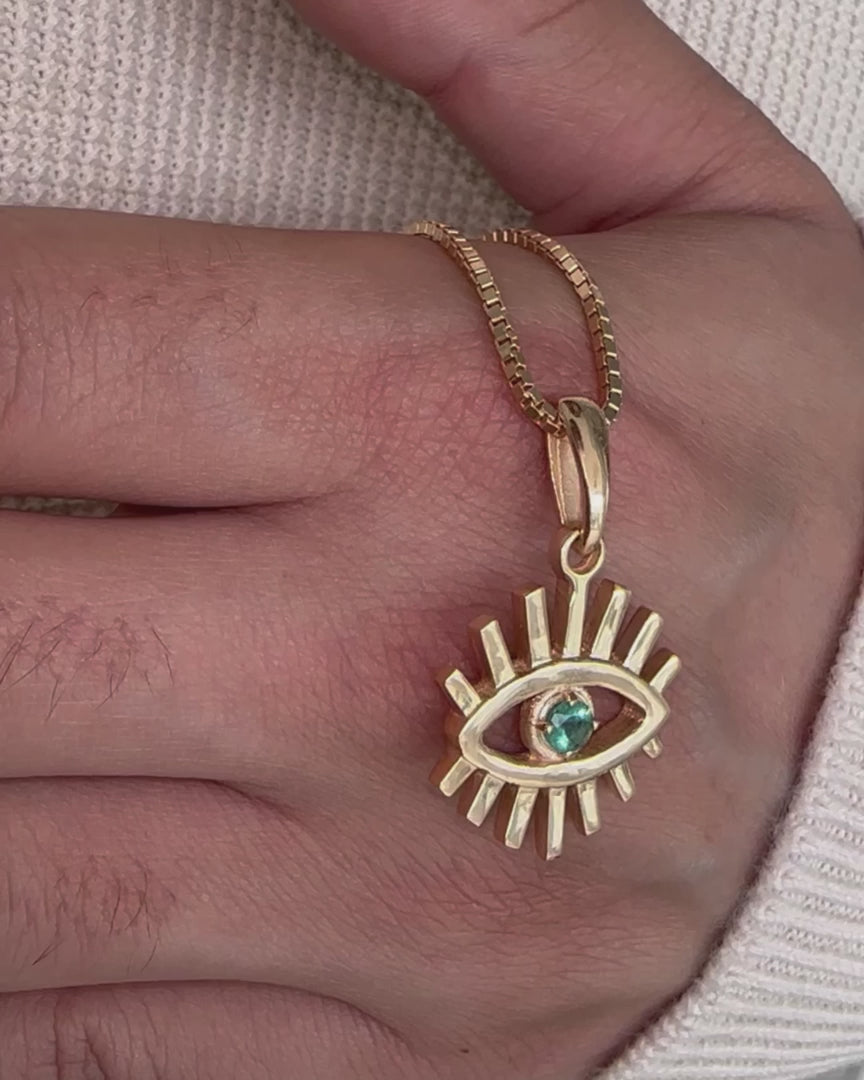 Sun Evil Eye Emerald Necklace – video 1