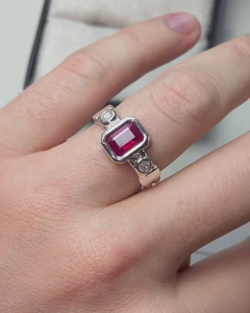 Tokyo 東京 Ring – Ruby + Diamonds – video 1