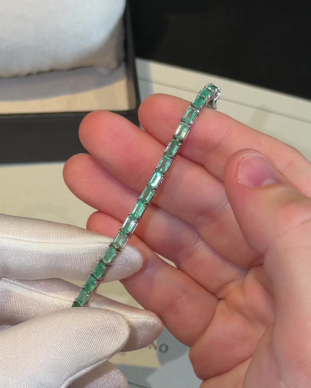 18k Gold Emerald Rectangular Tennis Bracelet 3x5mm – video 3