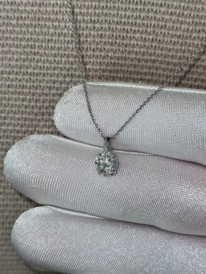 Solitaire Pendant – 1ct Diamond – video 3
