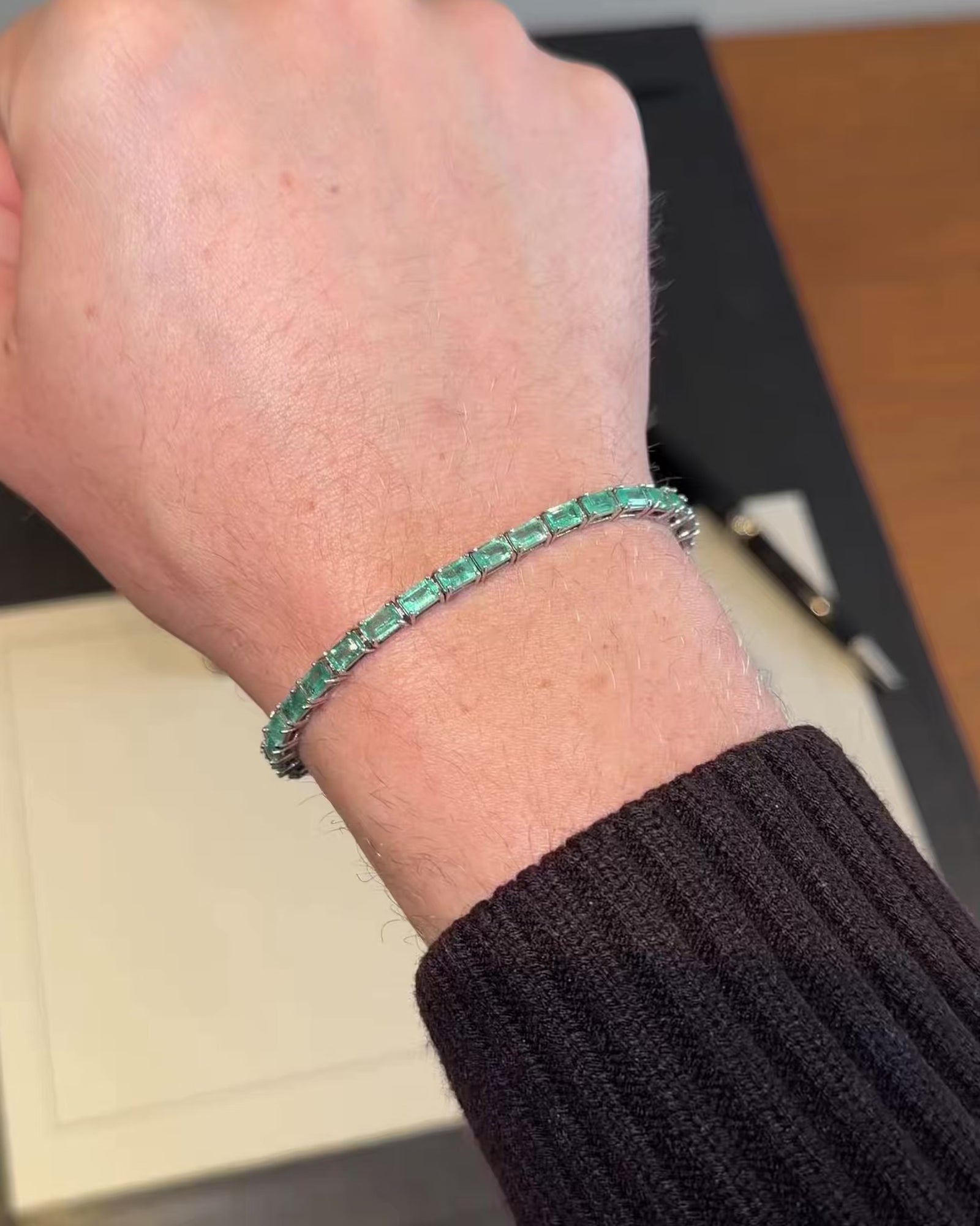 18k Gold Emerald Rectangular Tennis Bracelet 3x5mm – video 1