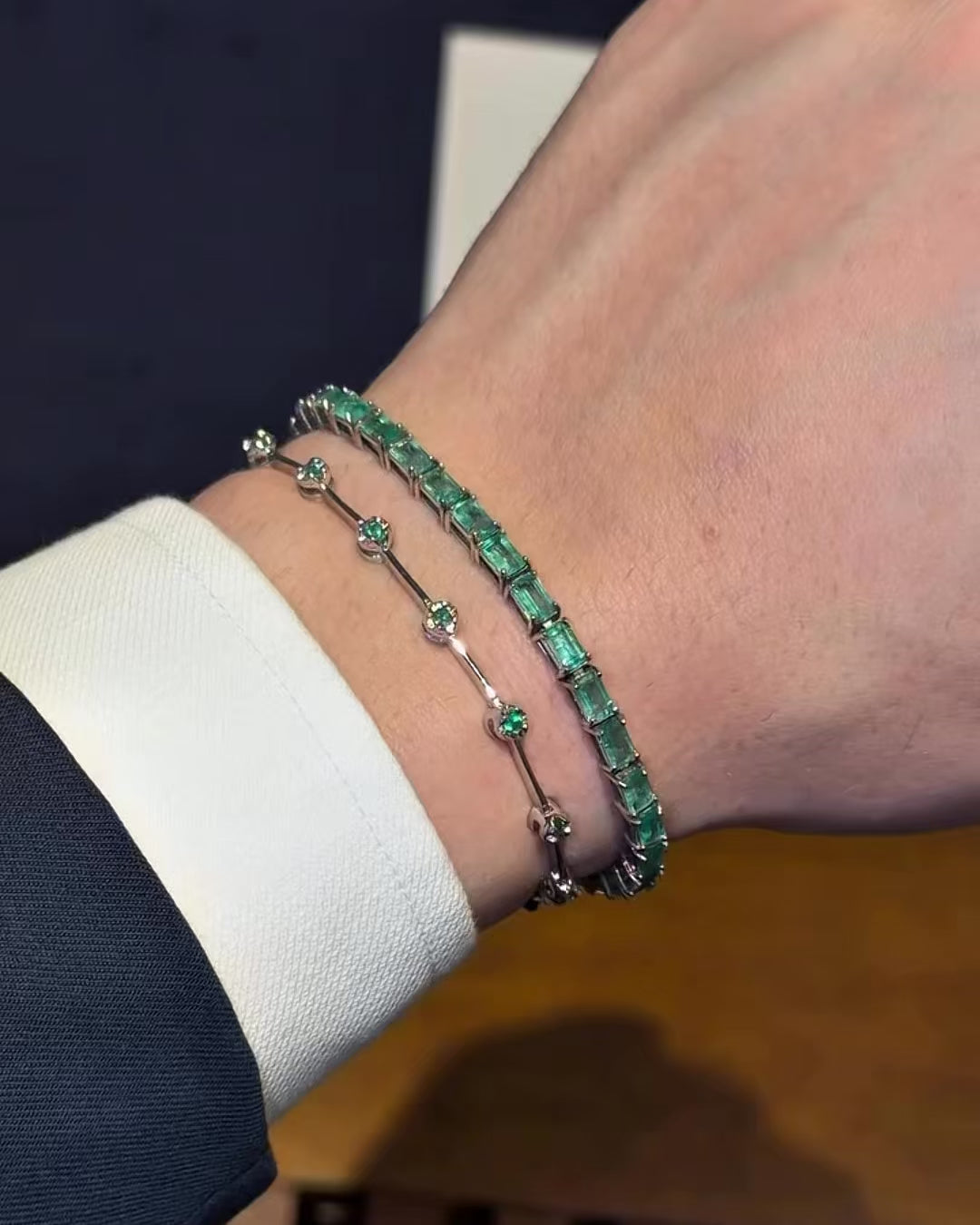 18k Gold Emerald Rectangular Tennis Bracelet 3x5mm – video 4