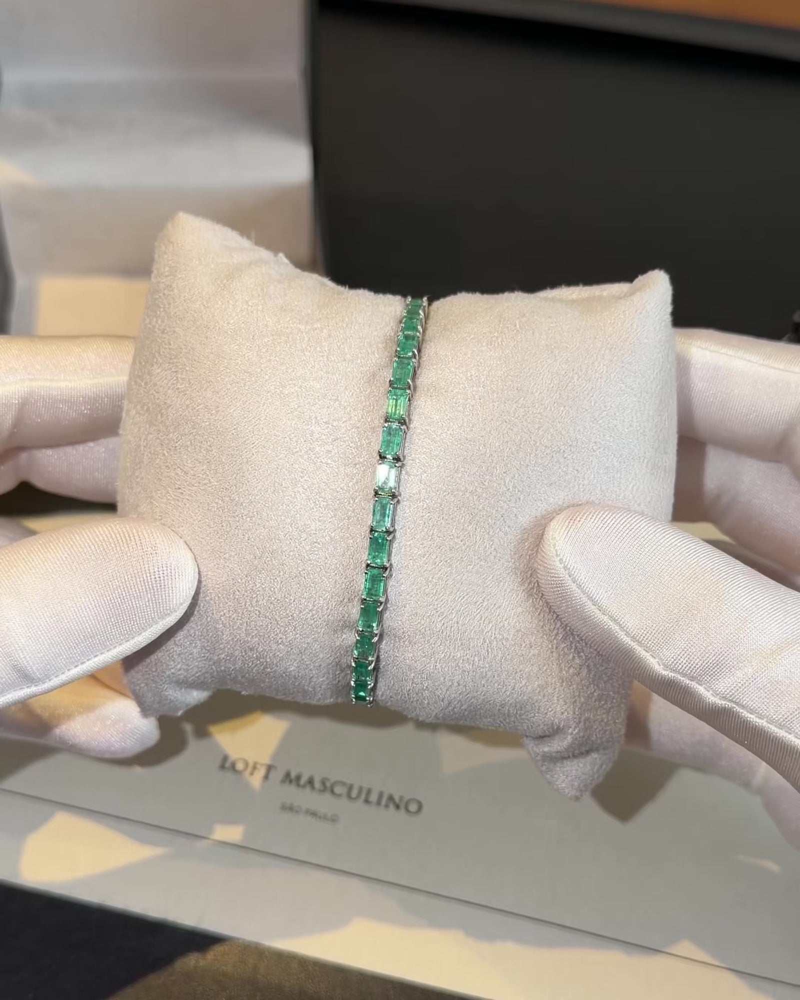 18k Gold Emerald Tennis Bracelet Set – Knife-Edge + Rectangular 3x5mm – video 2