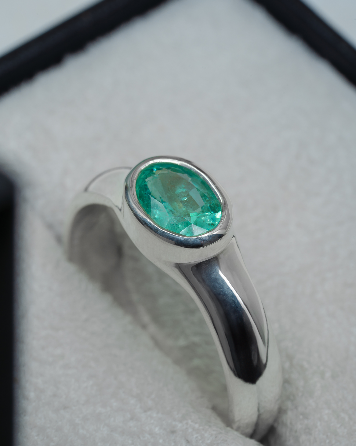 Deep Ring - Emerald