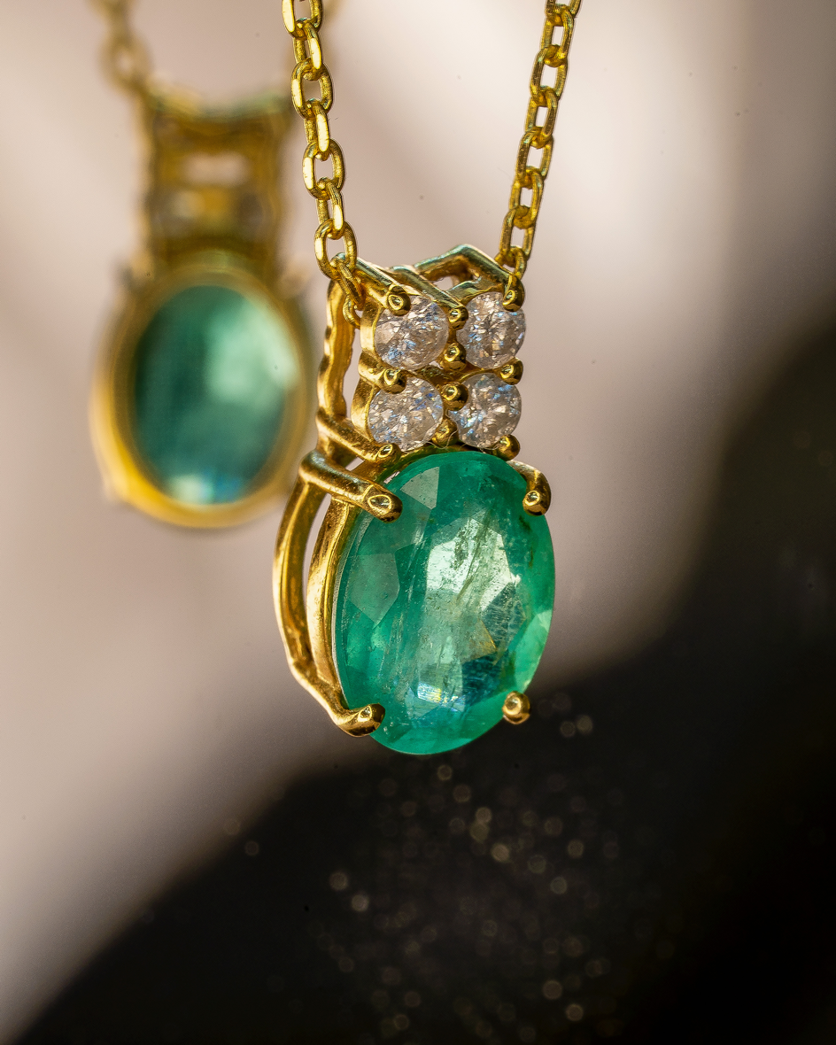 Emerald + 4 Diamonds Necklace