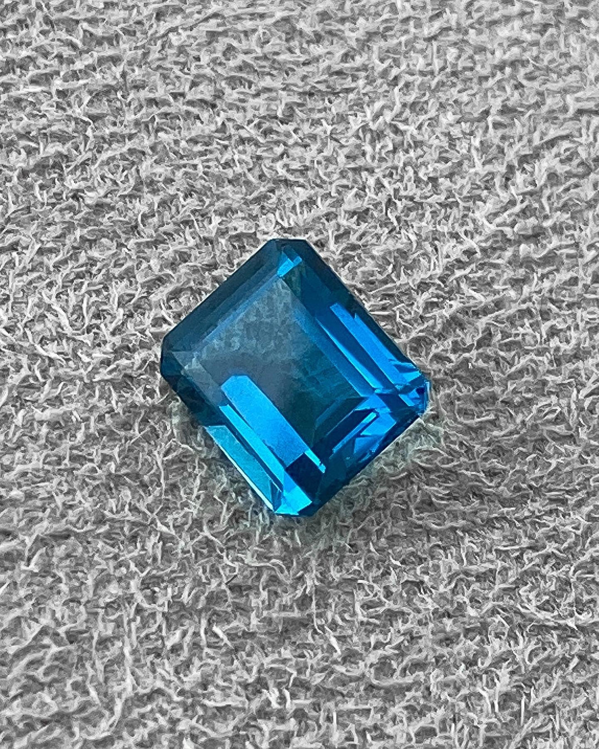 Pendant - London Topaz